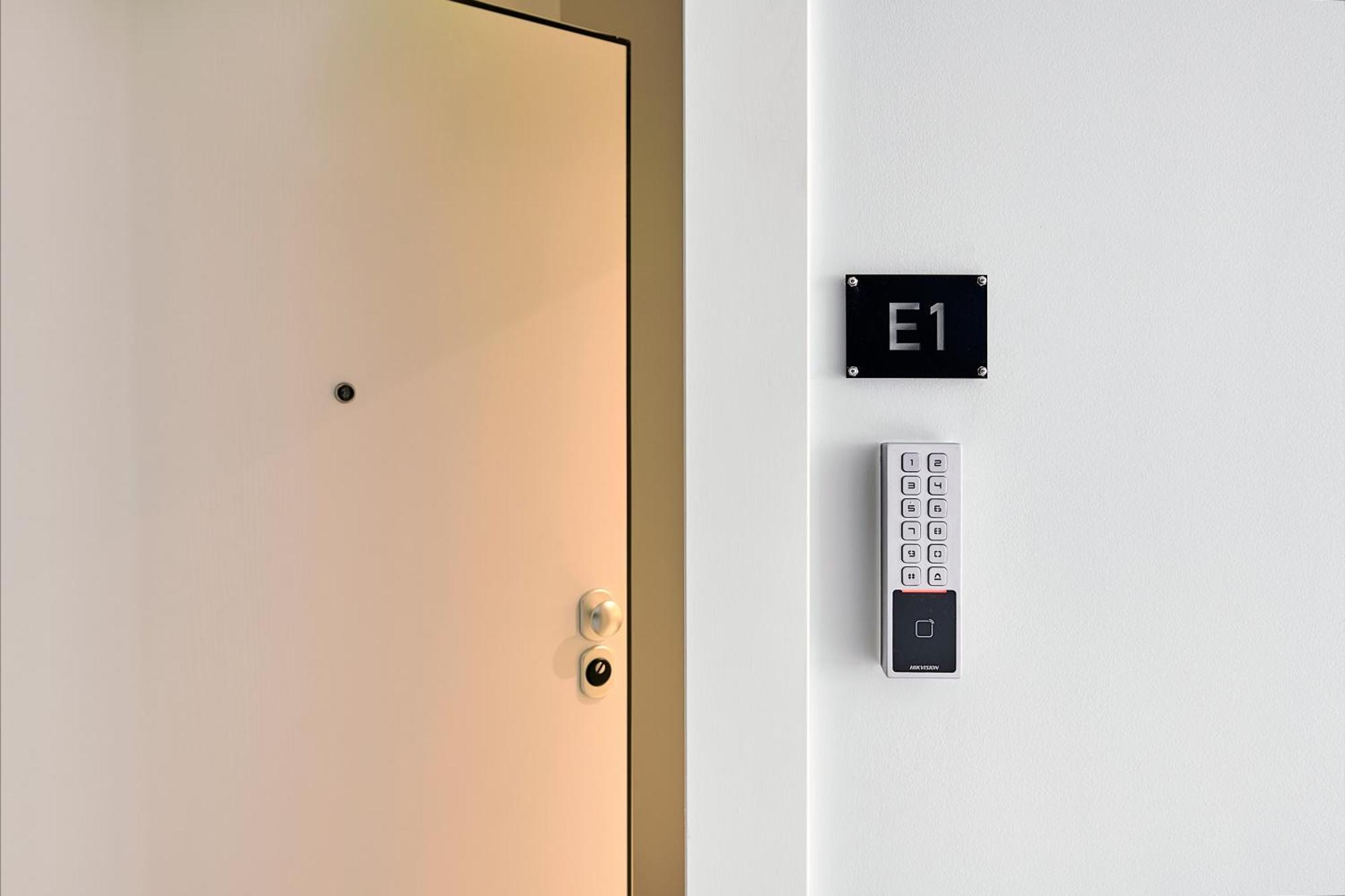 City-Center Apartment In Vibrant Monastiraki, Athen Eksteriør bilde
