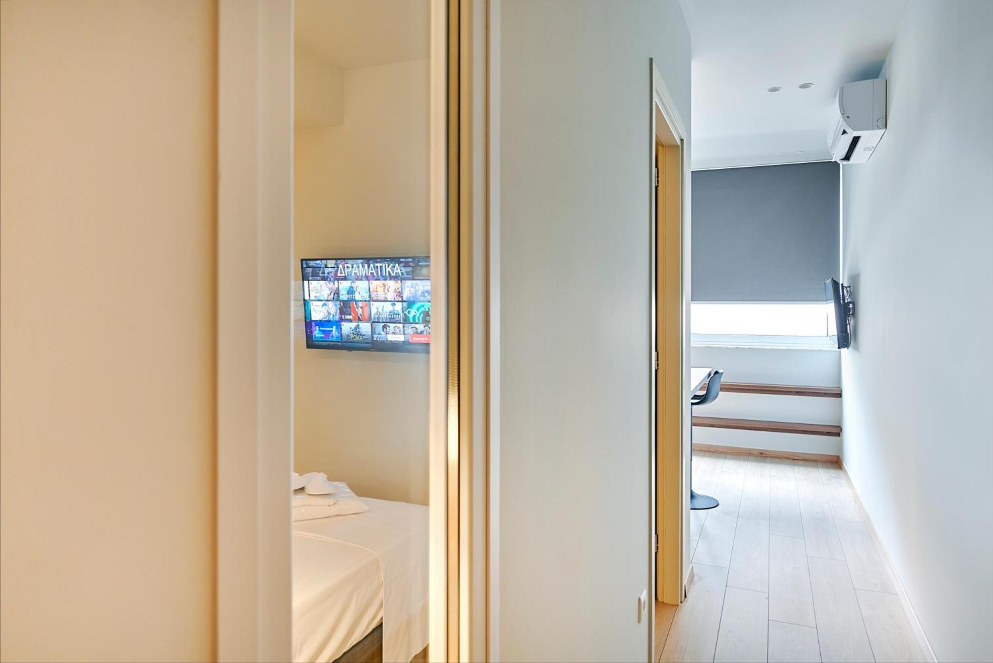 City-Center Apartment In Vibrant Monastiraki, Athen Eksteriør bilde